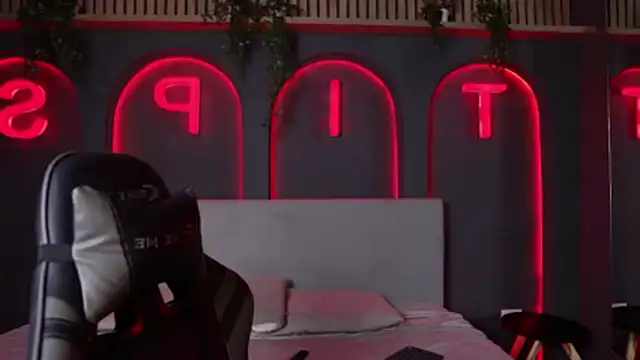 Snapshot of Austin_bolt chatting on October 21, 2:22 am Austin bolt online show from October 21, 2:22 am