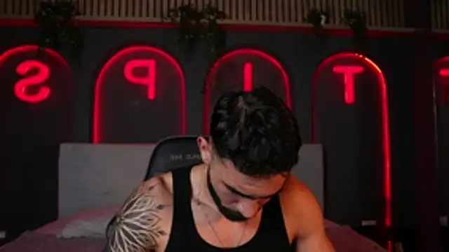 Snapshot of Austin_bolt chatting on November 6, 3:21 am Austin bolt online show from November 6, 3:21 am