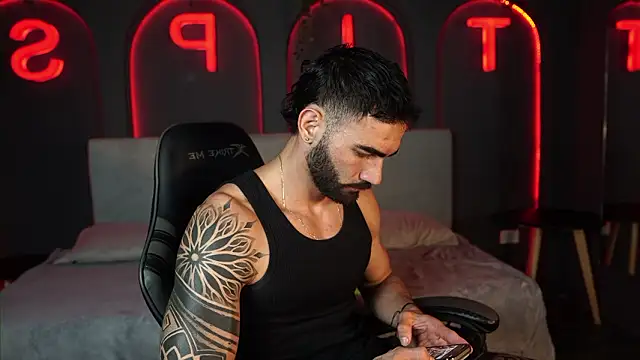 Austin bolt online show from February 6, 2:40 am