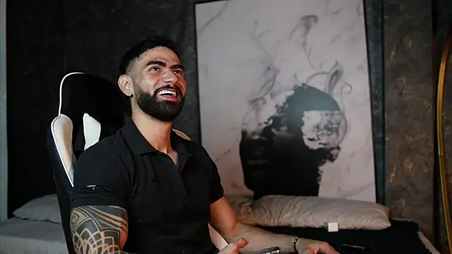 Snapshot of Austin_bolt chatting on November 12, 3:32 am Austin bolt online show from November 12, 3:32 am