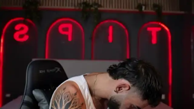 Snapshot of Austin_bolt chatting on November 25, 3:29 am Austin bolt online show from November 25, 3:29 am