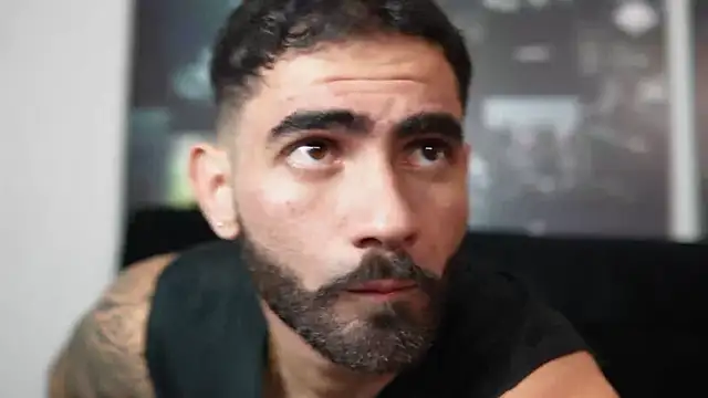 Snapshot of Austin_bolt chatting on October 9, 2:34 am Austin bolt online show from October 9, 2:34 am