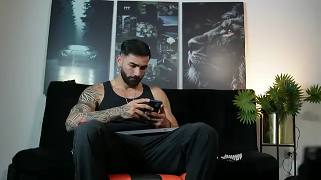 Snapshot of Austin_bolt chatting on October 1, 2:27 am Austin bolt online show from October 1, 2:27 am