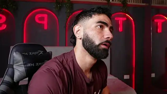 Snapshot of Austin_bolt chatting on October 20, 2:46 am Austin bolt online show from October 20, 2:46 am