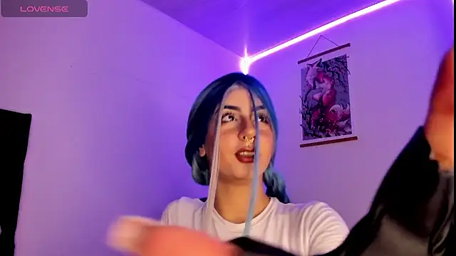 Alice woodville online show from December 12, 9:26 pm