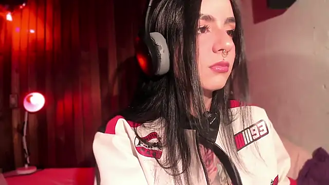 Alice woodville online show from November 10, 5:23 am