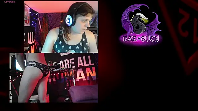 Snapshot of Rae-Suon chatting on October 25, 10:10 pm Rae-Suon online show from October 25, 10:10 pm