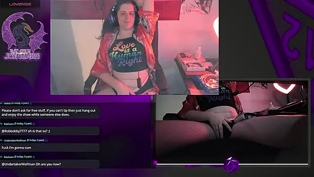 Snapshot of Rae-Suon chatting on March 13, 1:21 am Rae-Suon online show from March 13, 1:21 am