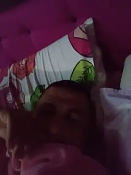 Snapshot of Pipuloc chatting on June 12, 7:22 pm Pipuloc online show from June 12, 7:22 pm
