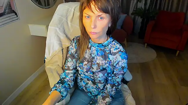 Elizabe th online show from February 6, 10:21 pm