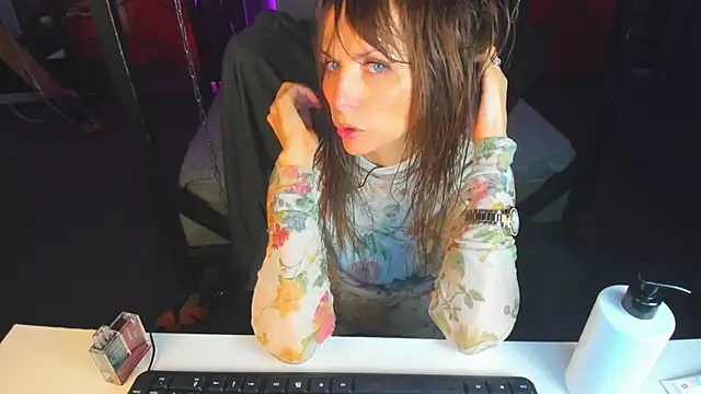 Elizabe th online show from March 10, 7:00 am