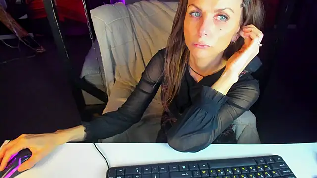 Elizabe th online show from March 9, 11:58 am