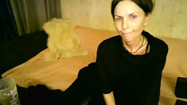 Elizabe th online show from October 18, 8:44 pm