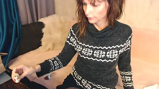 Elizabe th online show from October 7, 4:52 pm