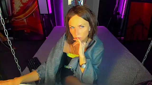 Elizabe th online show from March 10, 10:07 am