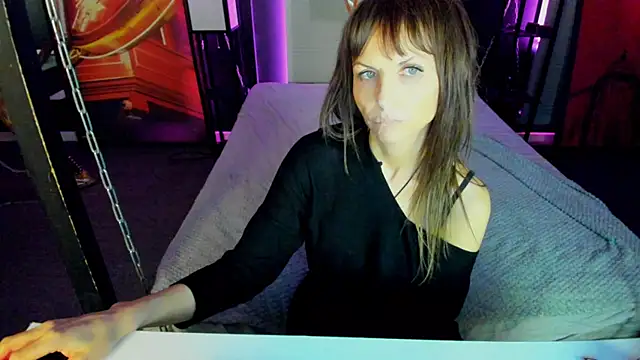 Elizabe th online show from February 2, 12:19 am