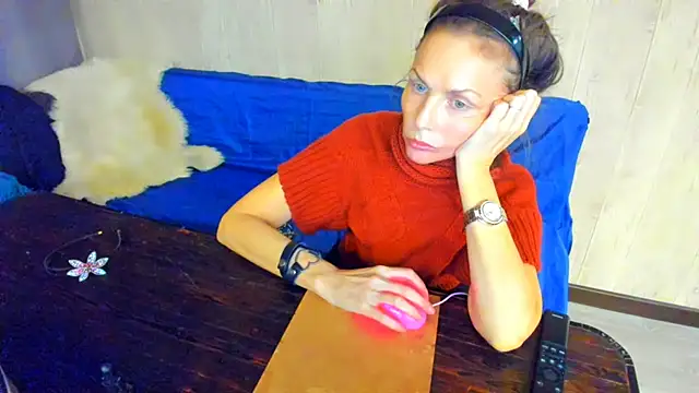 Snapshot of Elizabe_th chatting on July 24, 8:05 pm Elizabe th online show from July 24, 8:05 pm