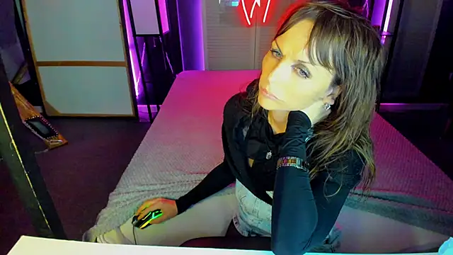 Elizabe th online show from February 18, 4:25 pm