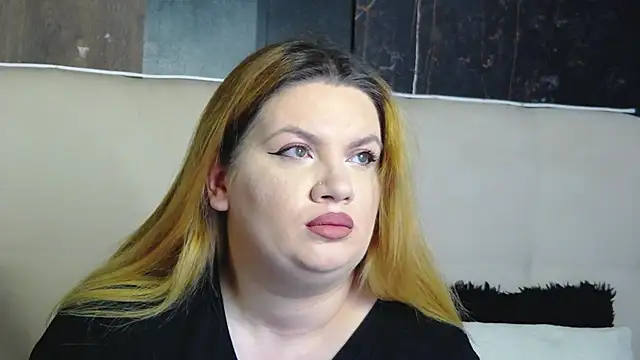 MelanieBrownn online show from January 12, 7:04 am