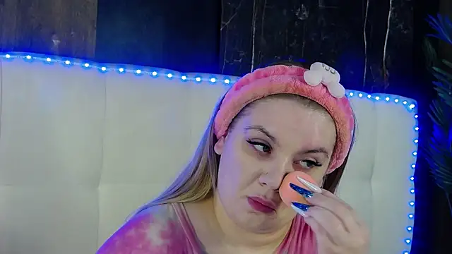 MelanieBrownn online show from April 14, 4:39 am