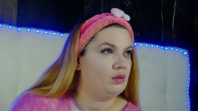 MelanieBrownn online show from April 6, 4:41 am