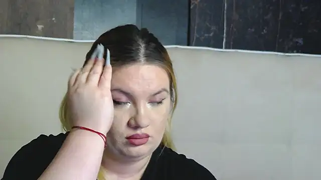 MelanieBrownn online show from January 11, 7:15 am