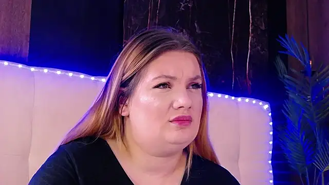 MelanieBrownn online show from March 21, 6:25 am