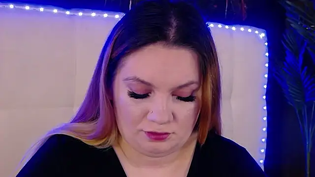 MelanieBrownn online show from April 7, 4:36 am