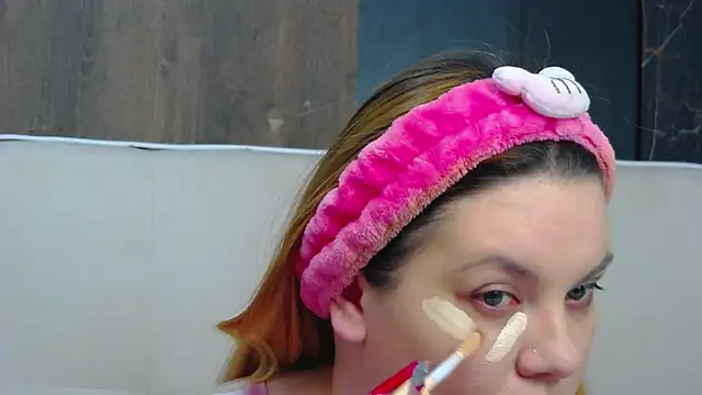 MelanieBrownn online show from December 17, 6:40 am