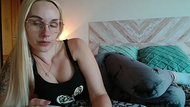 secretmuses online show from March 31, 6:10 pm