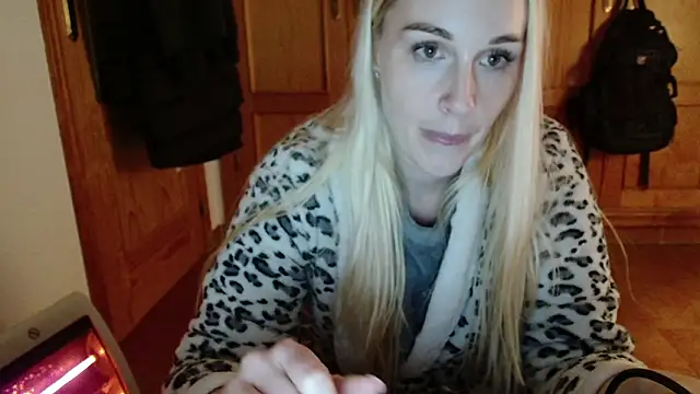 Snapshot of secretmuses chatting on February 4, 10:38 pm secretmuses online show from February 4, 10:38 pm