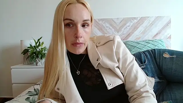 secretmuses online show from March 23, 9:53 am