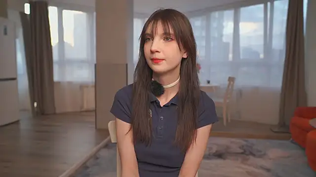 KimWilli online show from April 26, 3:09 pm