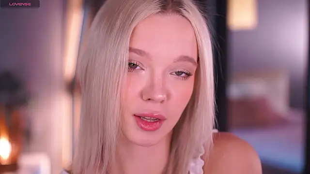  AlinaBailey online show from March 10, 7:45 am