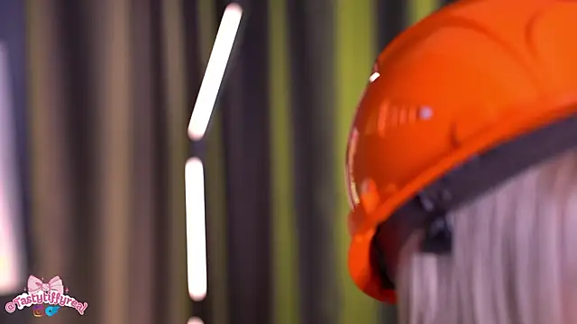  AlinaBailey online show from March 29, 8:05 am