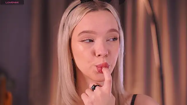  AlinaBailey online show from January 12, 7:37 am