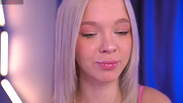  AlinaBailey online show from April 21, 8:10 am