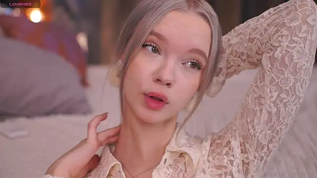 Snapshot of _AlinaBailey chatting on November 21, 7:40 am AlinaBailey online show from November 21, 7:40 am