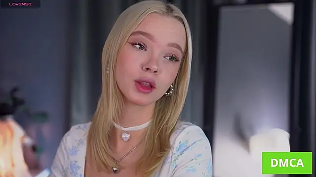 Snapshot of _AlinaBailey chatting on October 27, 7:31 am AlinaBailey online show from October 27, 7:31 am