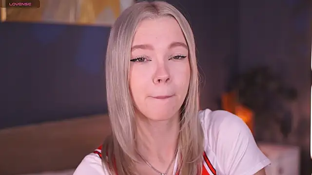 Snapshot of _AlinaBailey chatting on November 25, 7:52 am AlinaBailey online show from November 25, 7:52 am