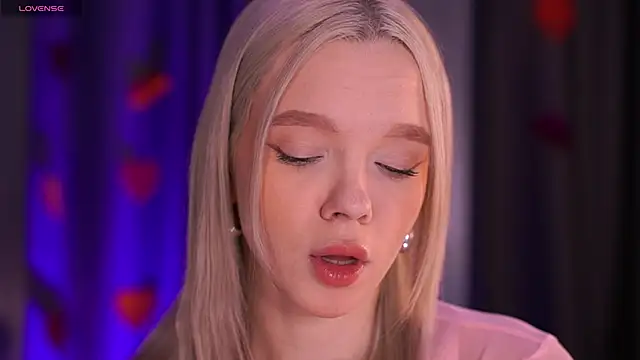  AlinaBailey online show from February 14, 7:19 am