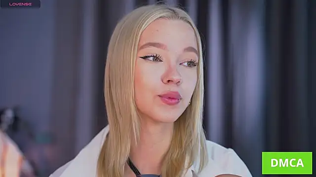 Snapshot of _AlinaBailey chatting on October 25, 7:40 am AlinaBailey online show from October 25, 7:40 am