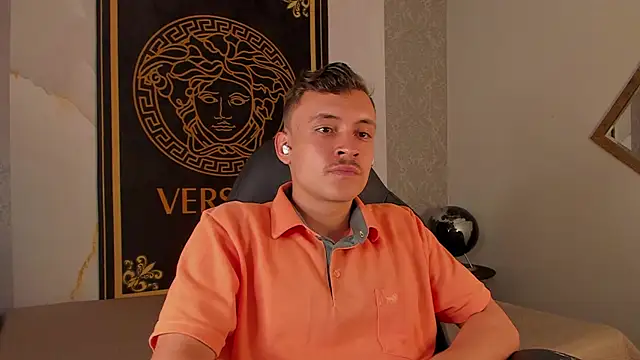 Desmon Clark online show from September 25, 11:33 pm