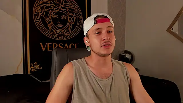 Desmon Clark online show from September 18, 11:52 pm