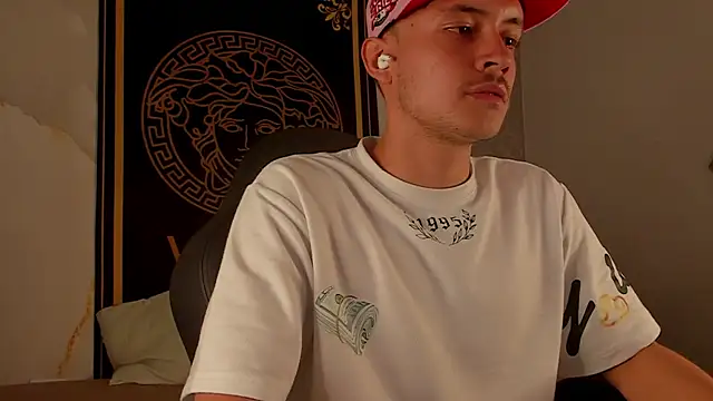 Desmon Clark online show from October 3, 10:11 pm