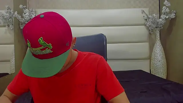 Desmon Clark online show from March 16, 2:43 am