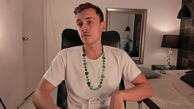 Desmon Clark online show from March 18, 12:19 am