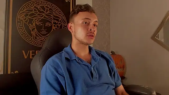 Desmon Clark online show from October 7, 9:49 pm