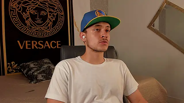 Desmon Clark online show from September 23, 9:33 pm