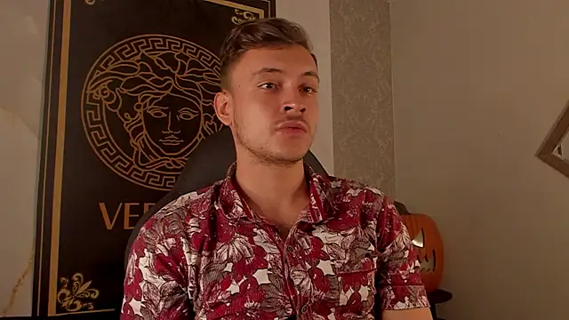 Desmon Clark online show from October 10, 10:43 pm